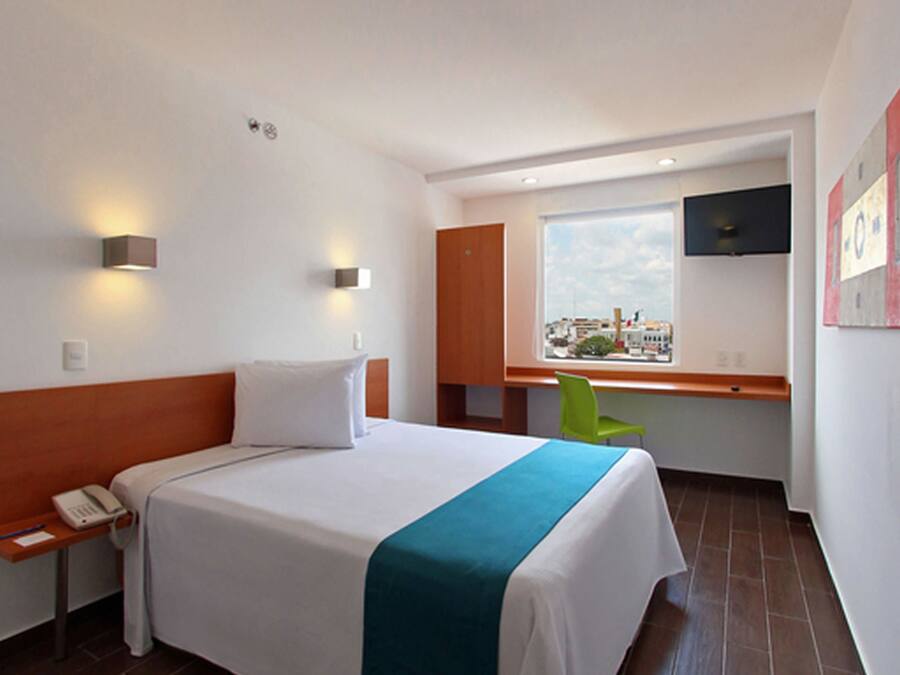 Superior Room, 1 Queen Bed | Desk, free WiFi, bed sheets