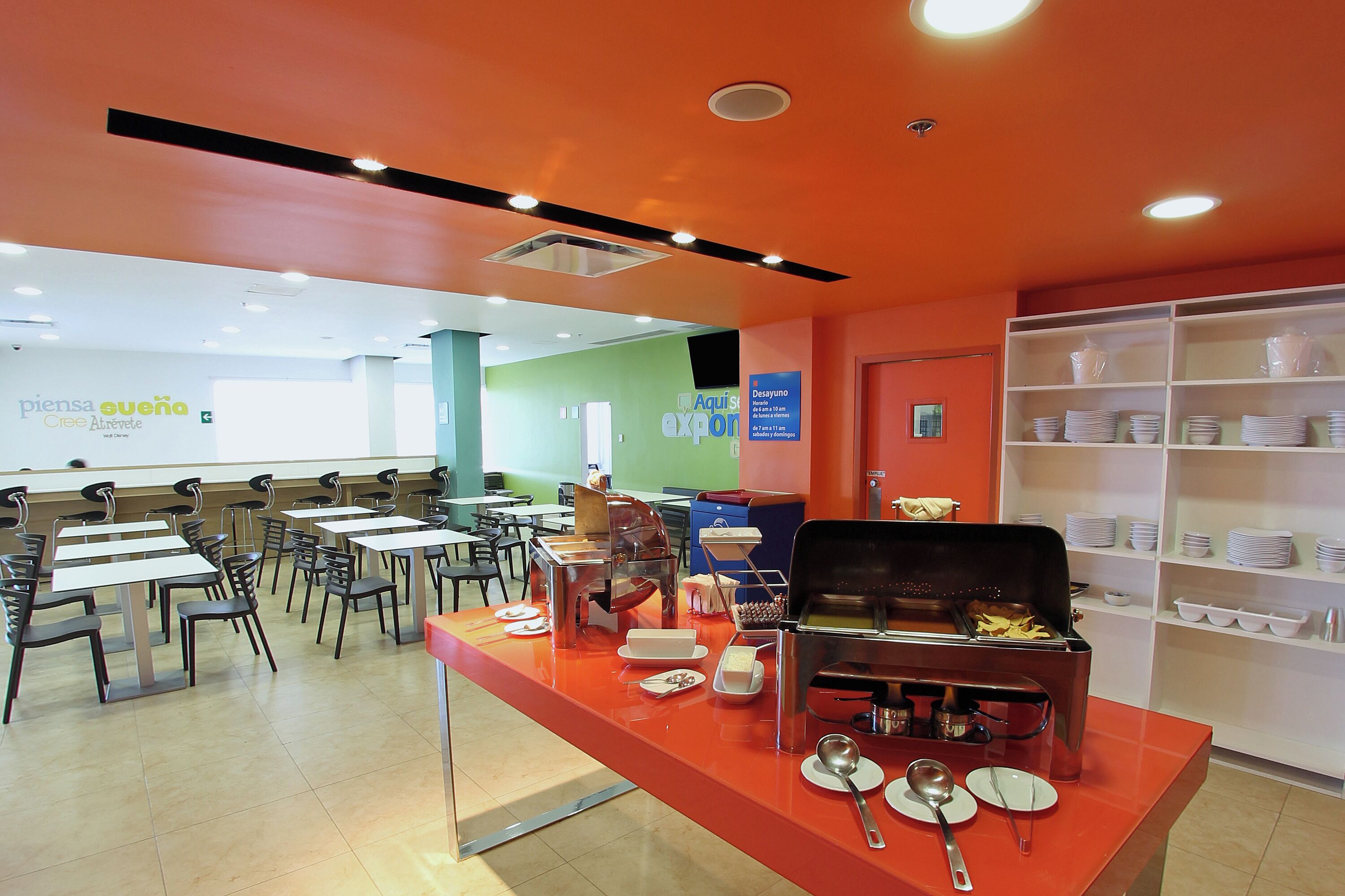 Desayuno buffet incluido todos los días 