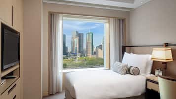 Suite, 3 Bedrooms | In-room safe, desk, soundproofing, iron/ironing board