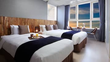 Deluxe Twin Room | 1 bedroom, down comforters, pillowtop beds, laptop workspace