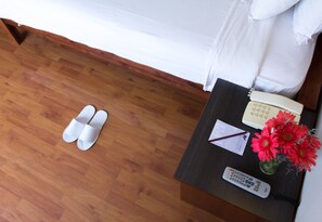 Desk, blackout drapes, iron/ironing board, free WiFi - Hotel Maluri (Kuala Lumpur)