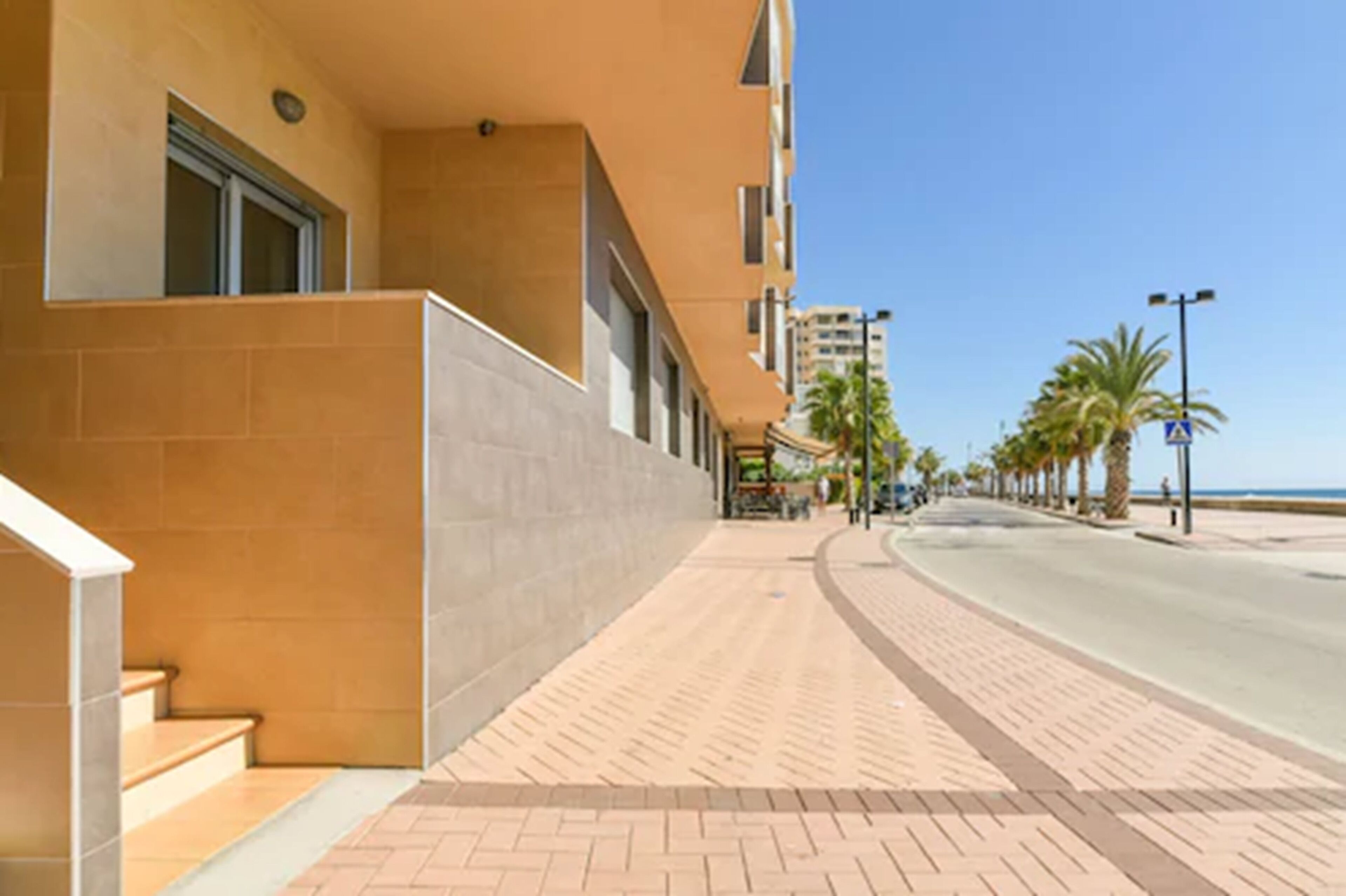 Appartement, uitzicht op zee, op benedenverdieping | Een kluis op de kamer, verduisterende gordijnen