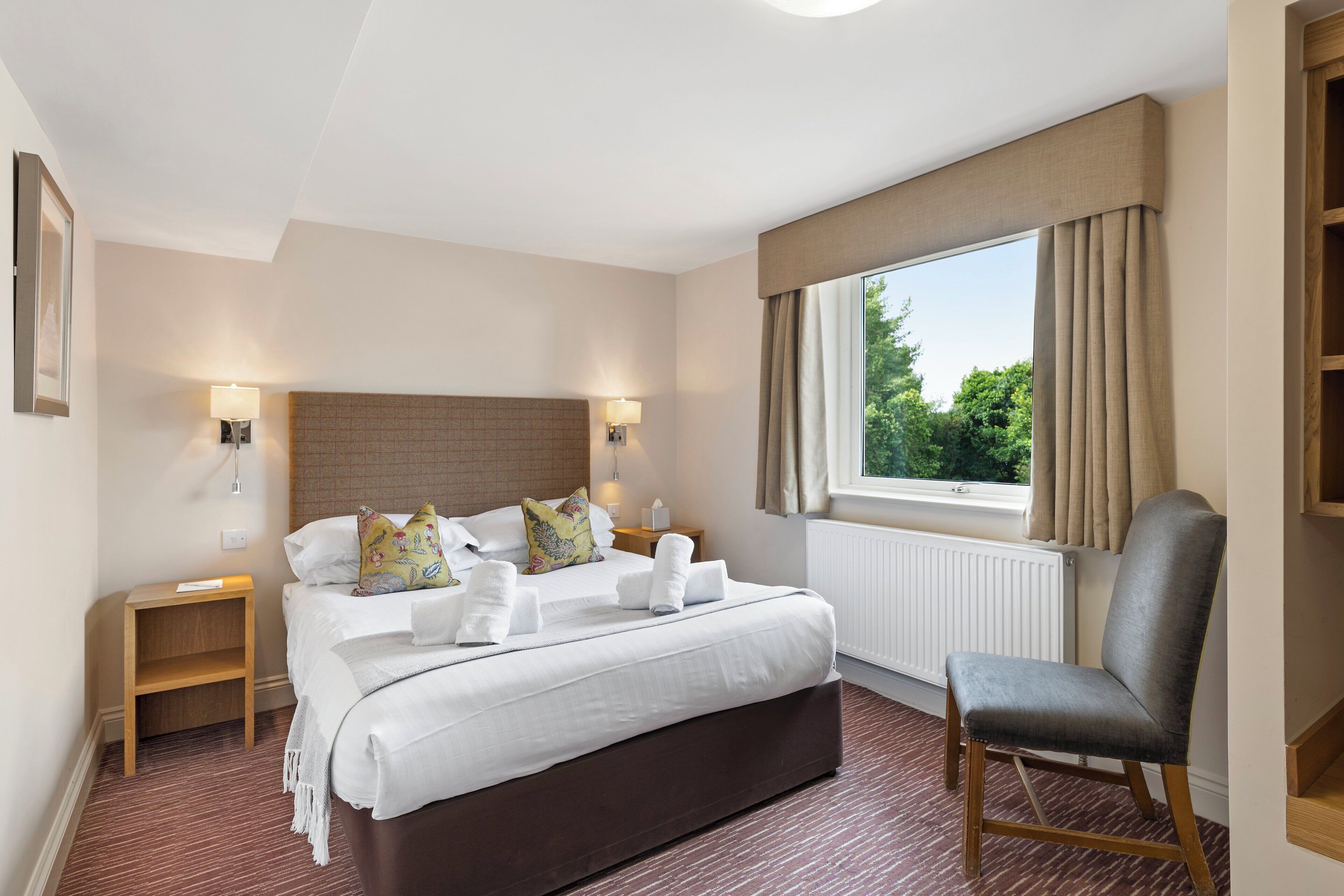 desk, iron/ironing board, cots/infant beds, free wifi