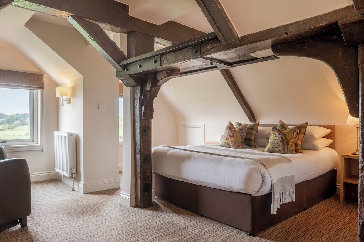 superior double room | desk, iron/ironing board, cots/infant beds, free wifi