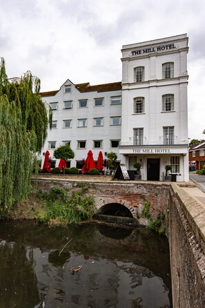 Front of property - The Mill Hotel (Sudbury)