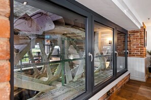 Interior - The Mill Hotel (Sudbury)