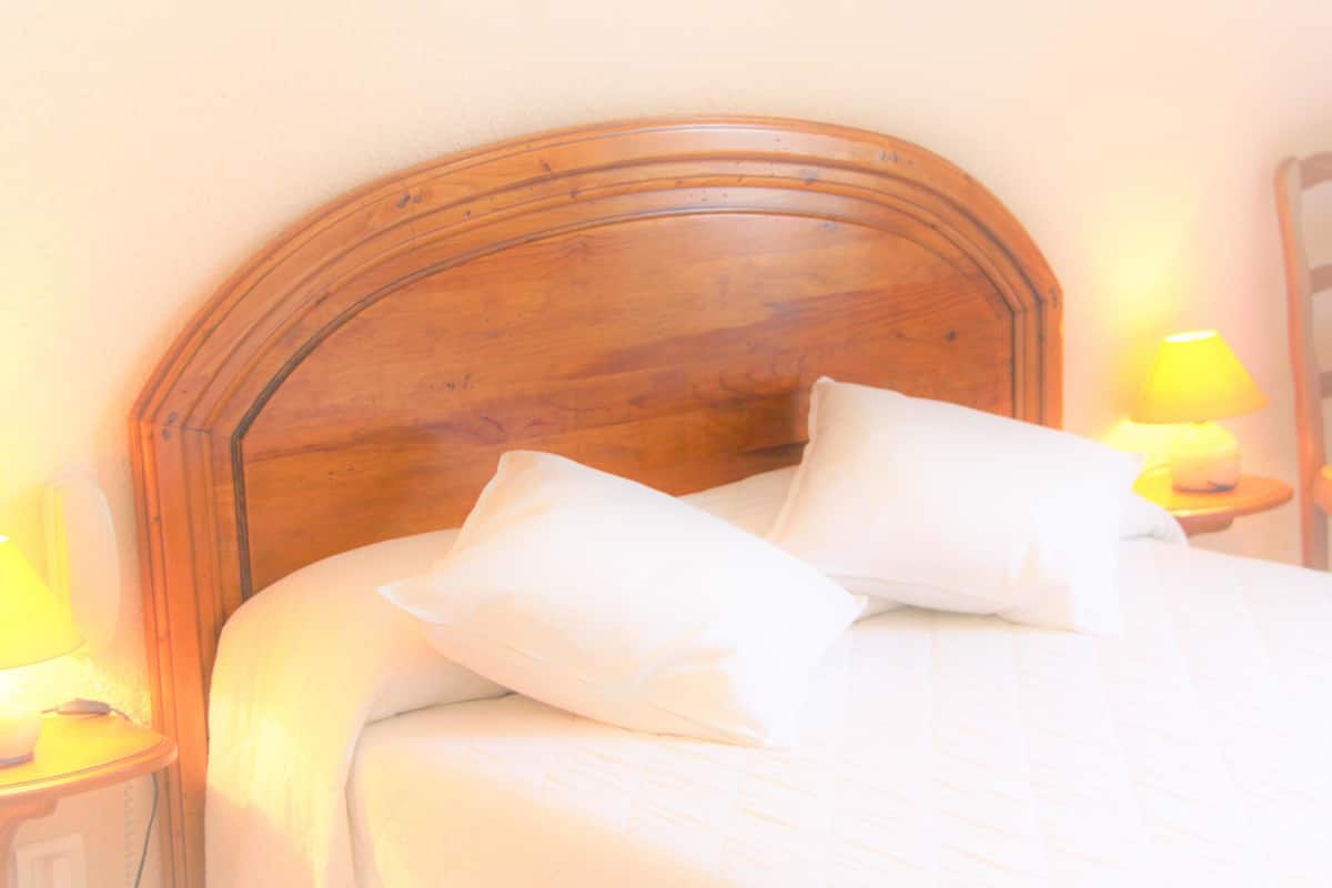 Premium bedding, memory-foam beds, in-room safe, soundproofing