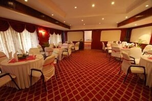 Dining - Velan Hotel Greenfields (Tirupur)