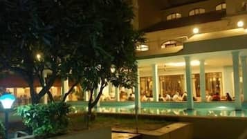 Outdoor pool, pool loungers