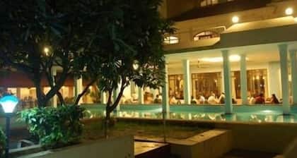 Velan Hotel Greenfields