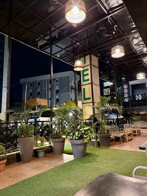 Terrace/patio - YaahoT Hotel (Yaoundé)