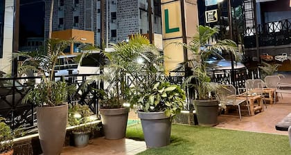 YaahoT Hotel
