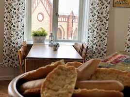 Café da manhã com buffet grátis todos os dias