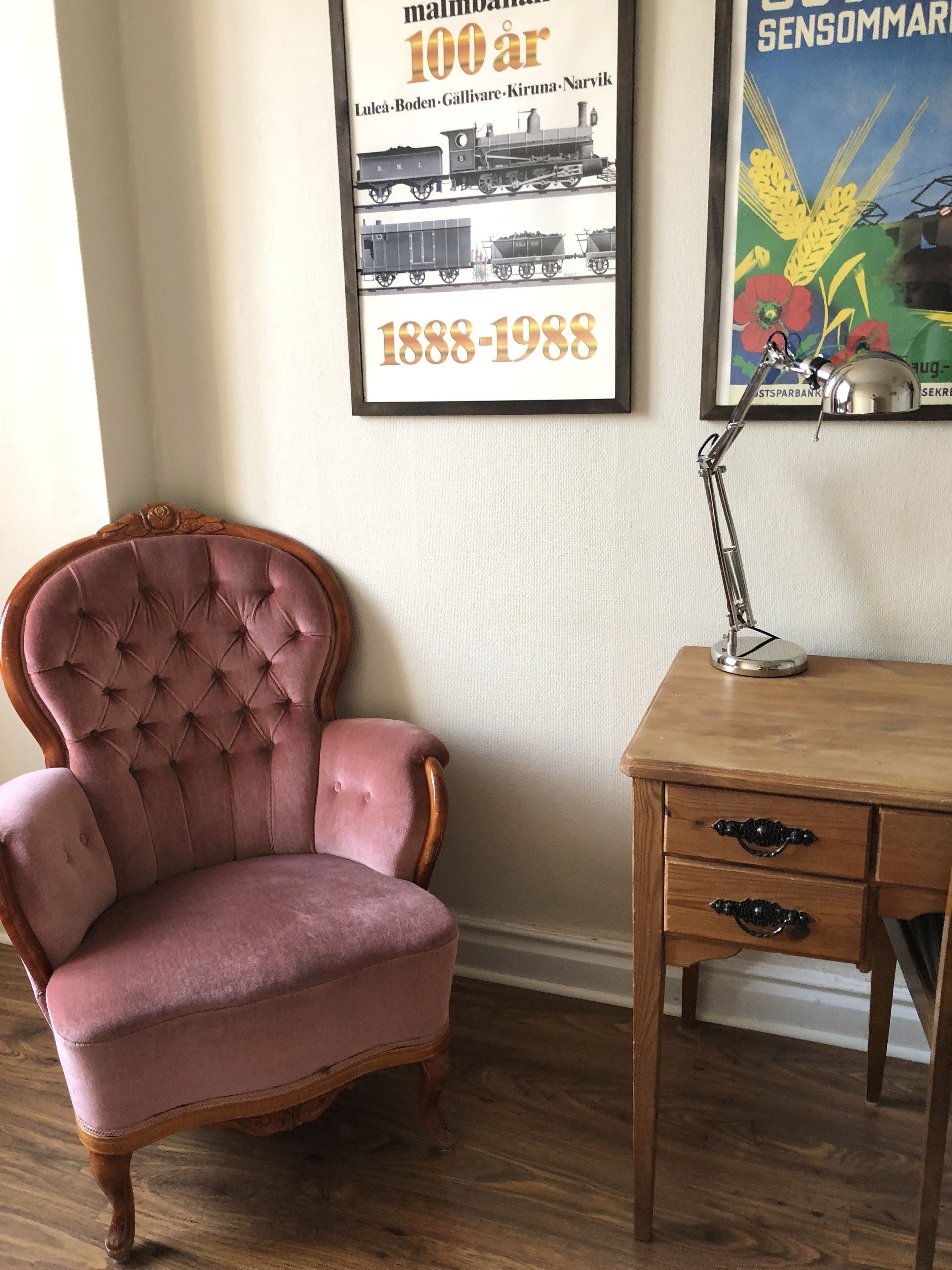 Single Room (Shared Bathroom) | Individually decorated, individually furnished, laptop workspace