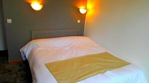 Desk, soundproofing, free WiFi - Hotel Choisy (Paris)