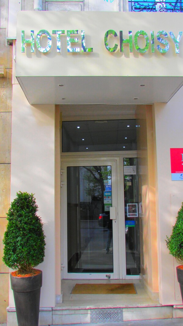 Exterior - Hotel Choisy (Paris)