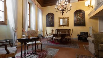 Deluxe Double Room, City View | Living room | Flat-screen TV, printers