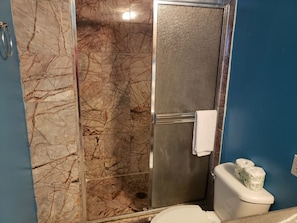 Shower, free toiletries, towels