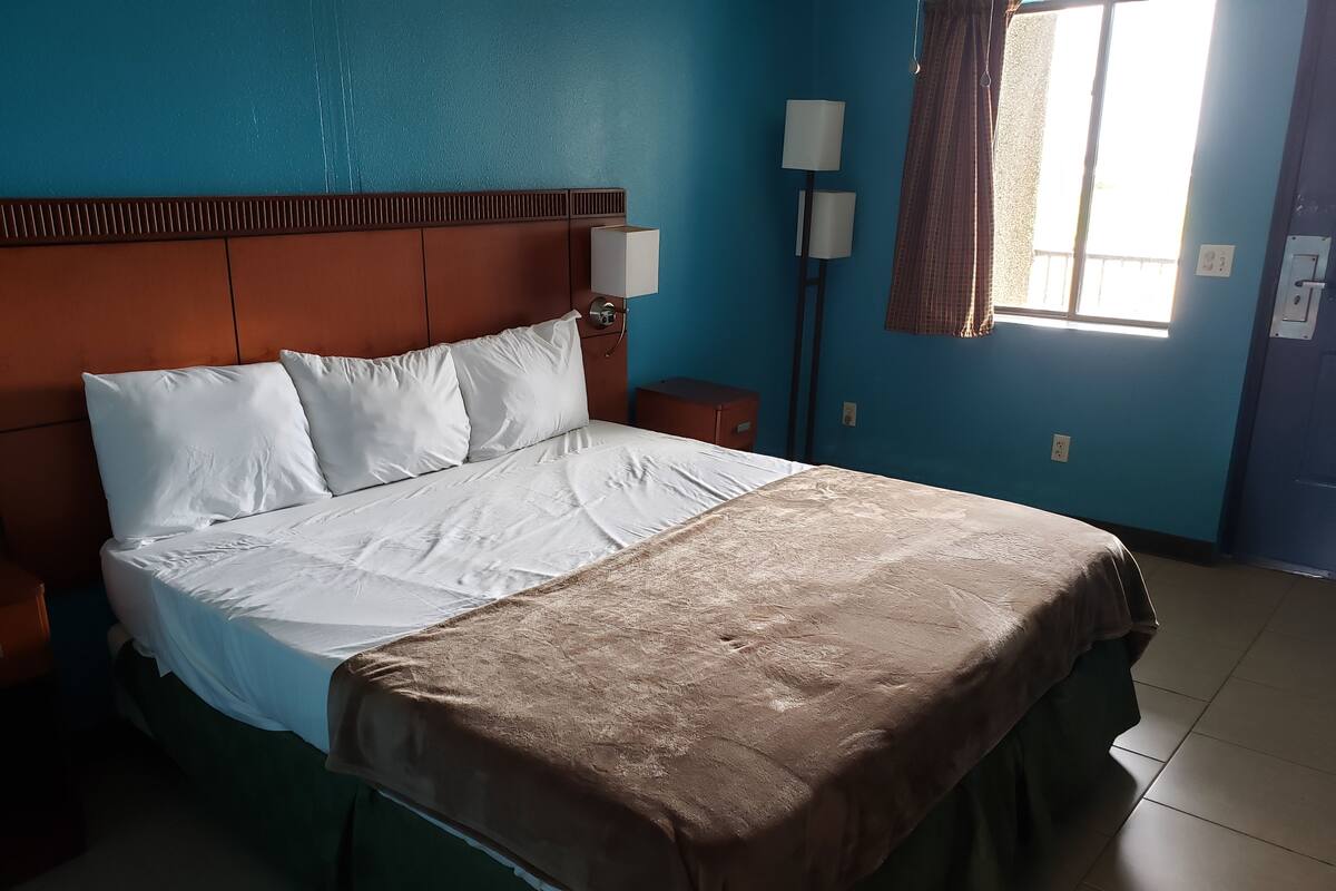 Iron/ironing board (on request), bed sheets