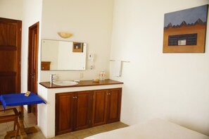 Standard Double Room - Hotel Casa del Río (Tlacotalpan)