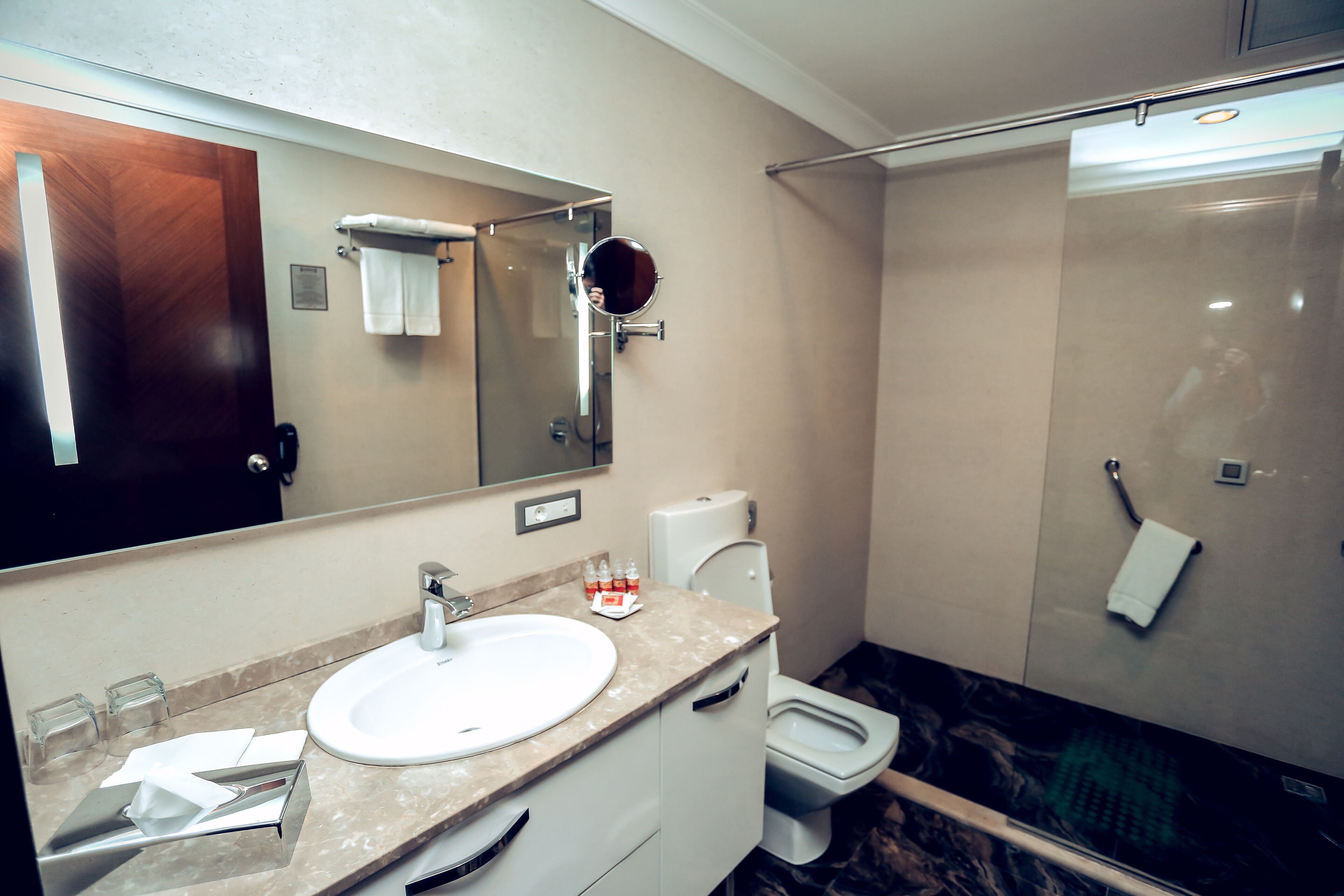 Photo - Parkside Hotel & Apartments