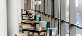 Parkside Hotel & Apartments