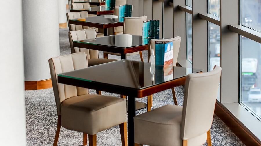 Parkside Hotel & Apartments