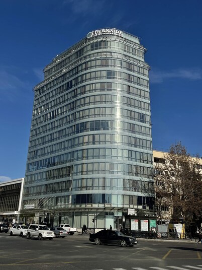 Parkside Hotel & Apartments