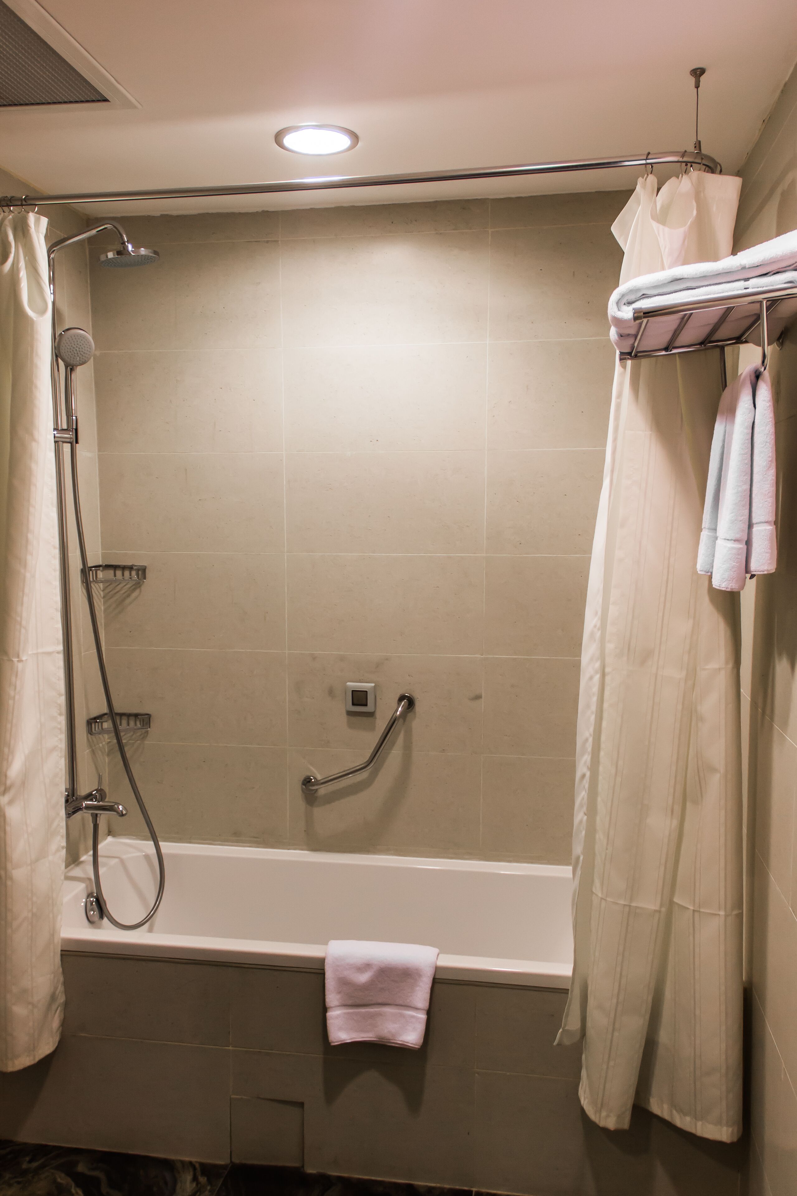 Photo - Parkside Hotel & Apartments