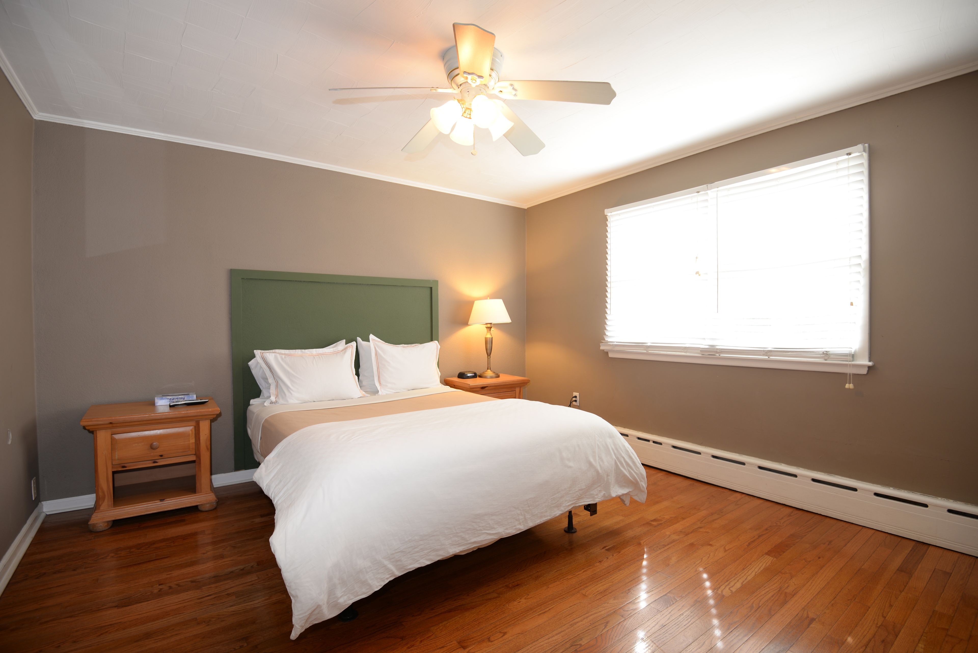 standard room | desk, free wifi, bed sheets