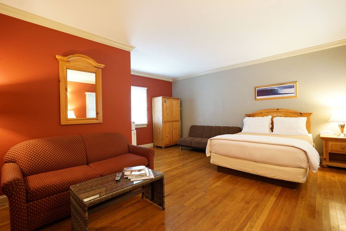 Quarto luxo | Escrivaninha, Wi-Fi de cortesia, roupa de cama