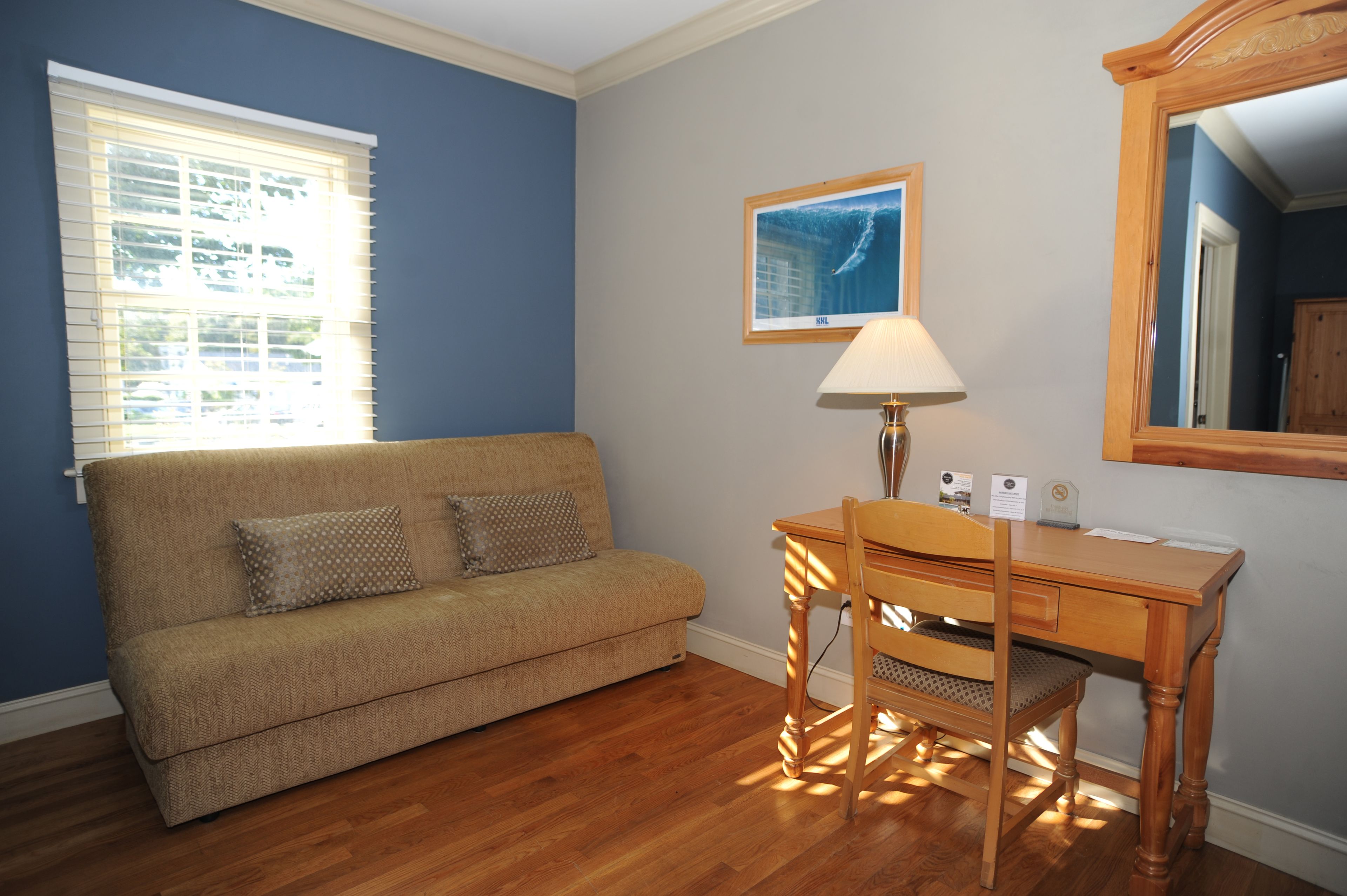 deluxe room | desk, free wifi, bed sheets