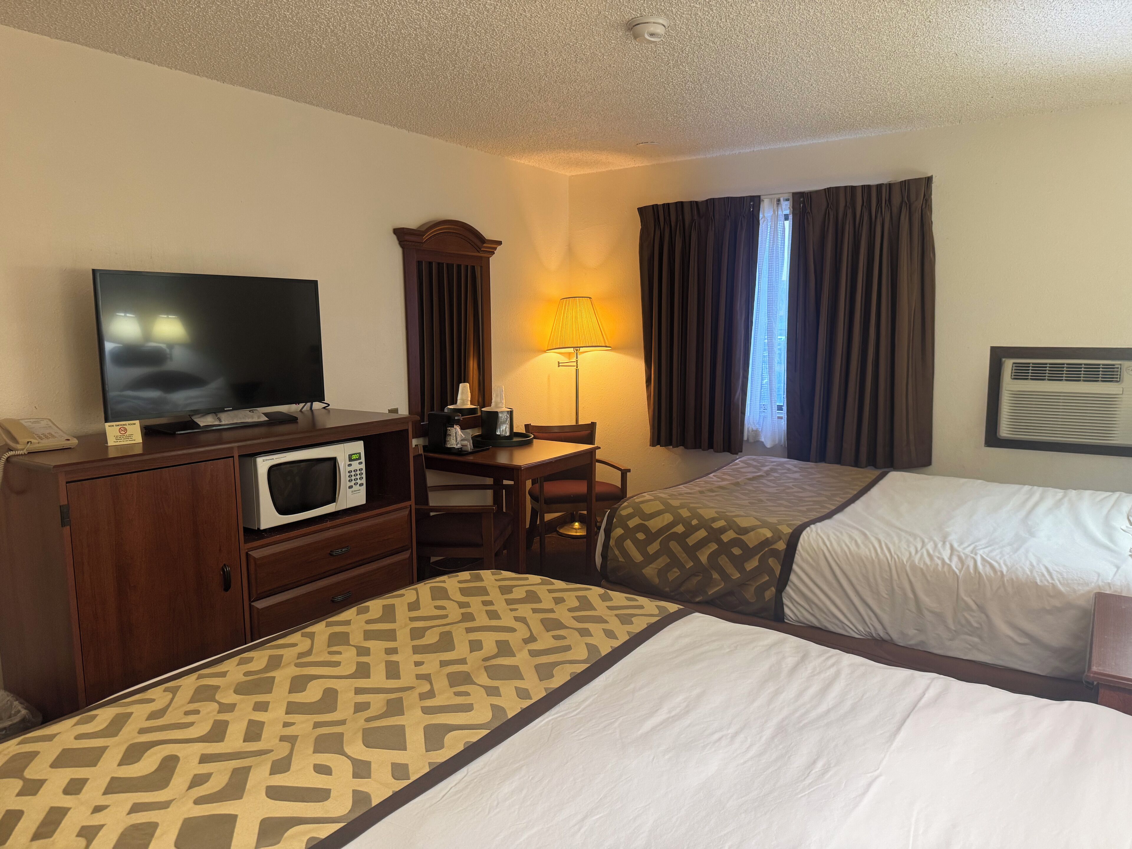 In-room safe, desk, iron/ironing board, free WiFi