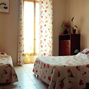 Twin Room, 2 Single Beds, Private Bathroom | Individually decorated, desk, blackout curtains, iron/ironing board