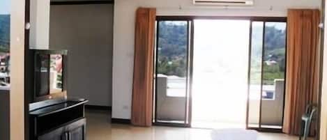 Rollaway beds, free WiFi