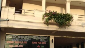 A signboard for Kamala Thuyai Resort advertising 24-hour internet service, room for rent, and amenities like email, MSN, and Skype. - Kamala Phuyai Resort (Kamala)