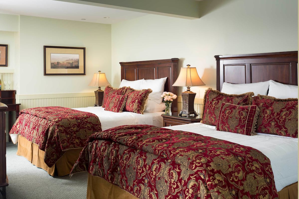 1 bedroom, Egyptian cotton sheets, hypo-allergenic bedding