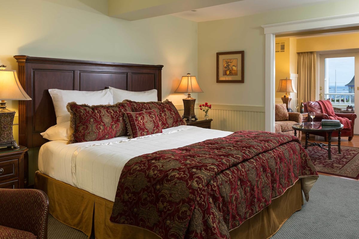 1 bedroom, Egyptian cotton sheets, hypo-allergenic bedding