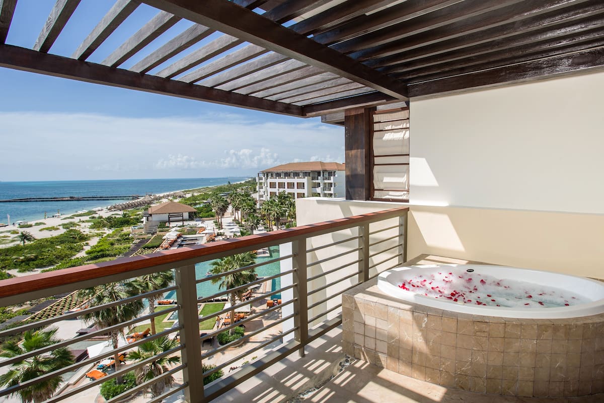 Preferred Club Master Suite Ocean View | Balcony view