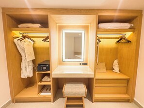 Articles de toilette gratuits, sèche-cheveux, chaussons