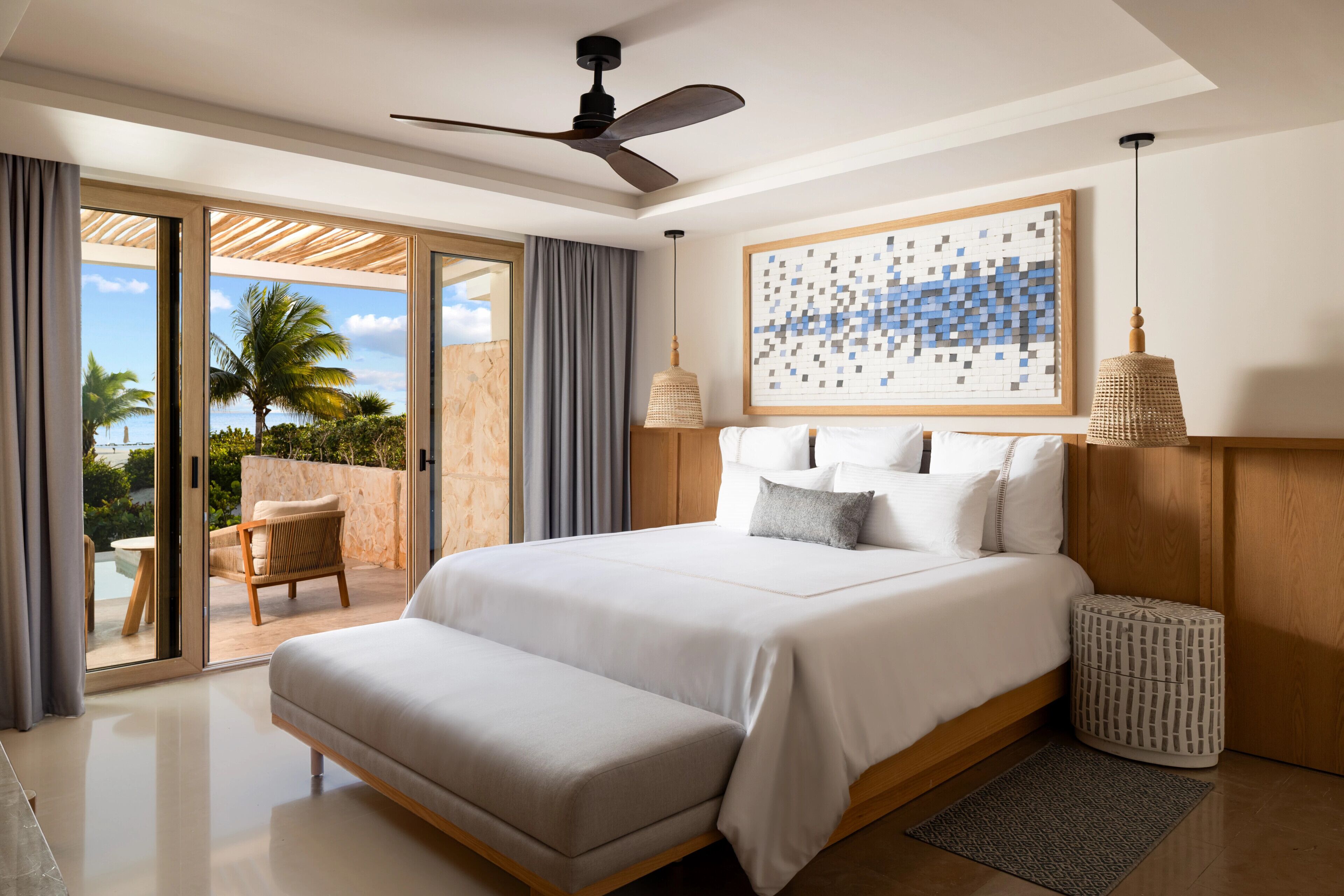 Preferred Club Master Suite Ocean Front Private Pool | 1 slaapkamer, luxe beddengoed, een kluis op de kamer, een bureau