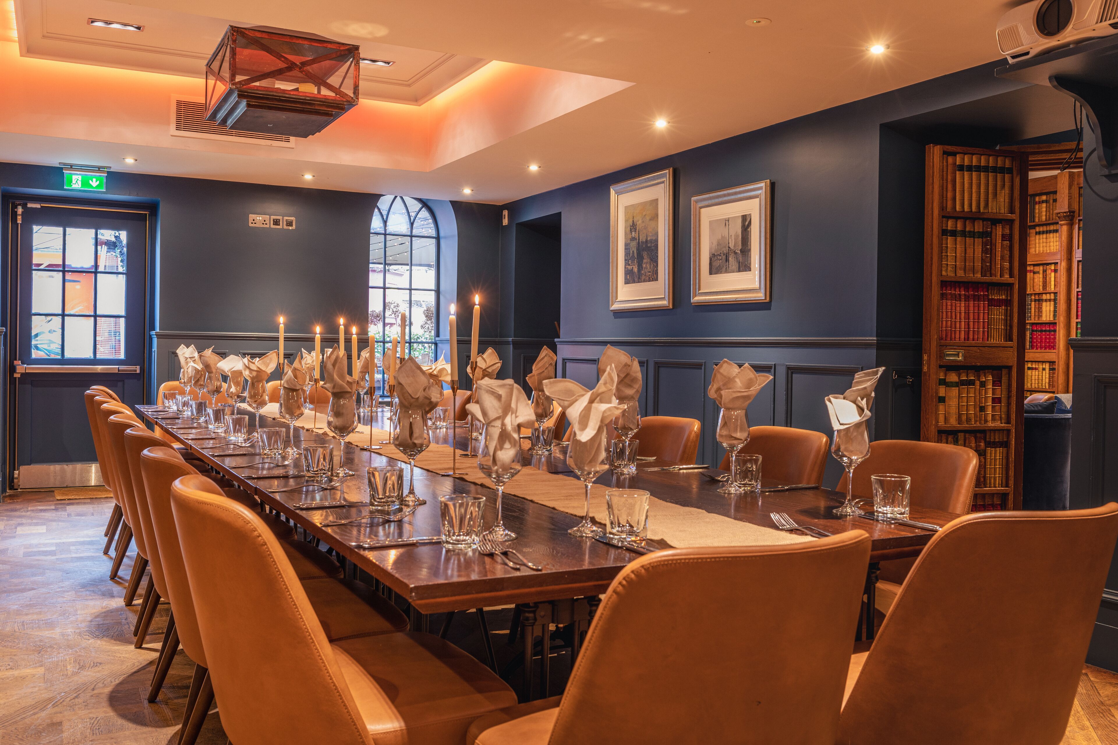 breakfast, lunch, dinner served; british cuisine