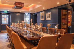 Breakfast, lunch, dinner served; British cuisine  - The Raeburn (Edinburgh)