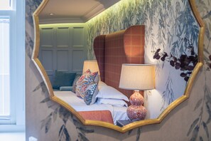 Deluxe Double Room | Minibar, in-room safe, desk, soundproofing - The Raeburn (Edinburgh)
