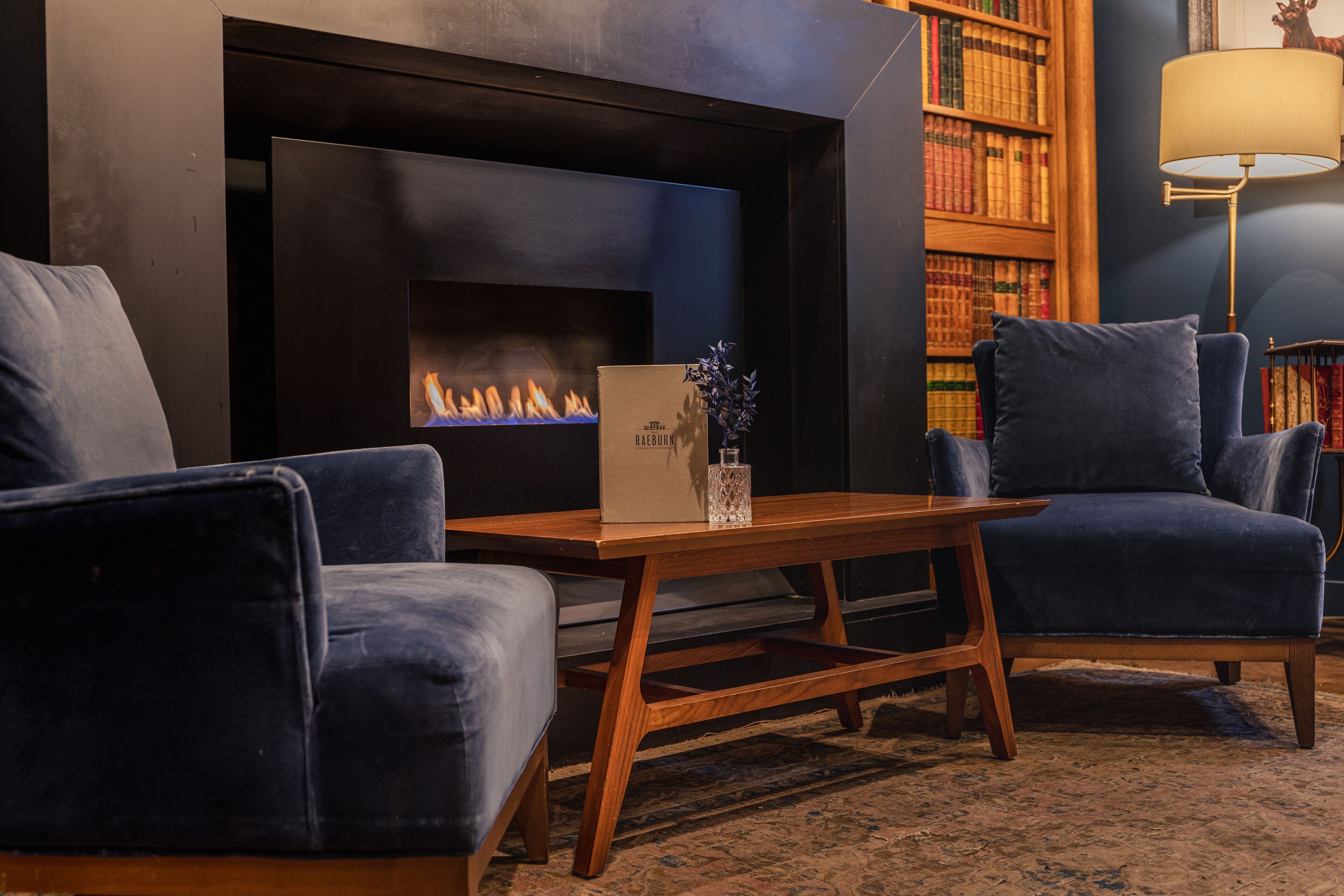 breakfast, lunch, dinner served; british cuisine