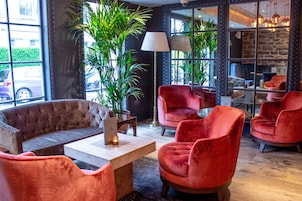 Kahvaltı, öğle yemeği, akşam yemeği sunulur, Britanya Mutfağı