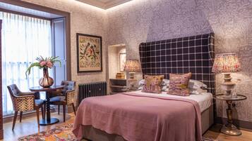 Deluxe Double Room | Minibar, in-room safe, desk, soundproofing