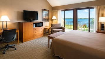 Deluxe Room, 1 King Bed (Deluxe 1 King) | Premium bedding, memory foam beds, desk, laptop workspace