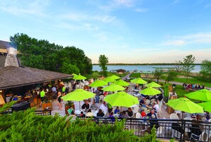 2 restaurants, breakfast, lunch, dinner served; Regional cuisine