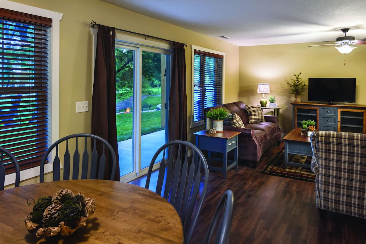 Room, Multiple Beds | Desk, laptop workspace, iron/ironing board, free WiFi